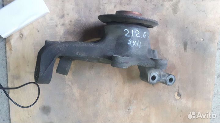 Поворотный кулак левый мерседес 212 6.3 amg