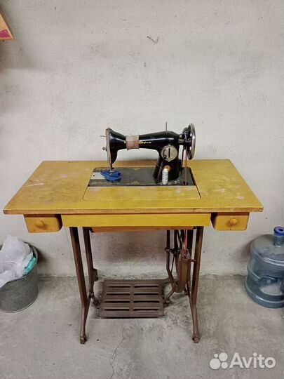Швейная машина бу