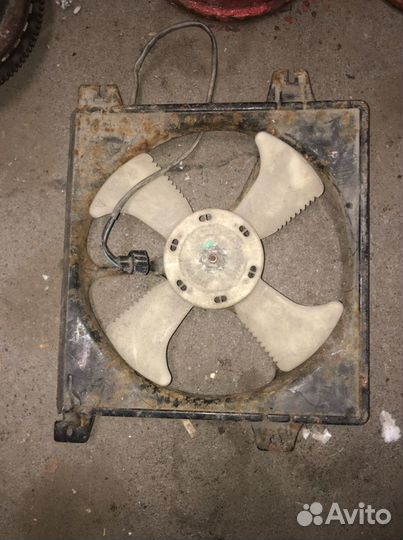 Вентилятор радиатора кондиционера Mitsubishi Galan