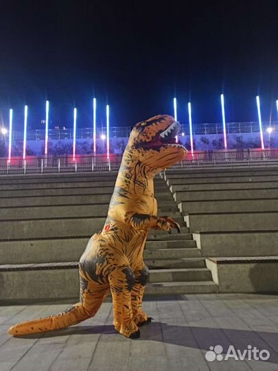 Надувной костюм динозавра