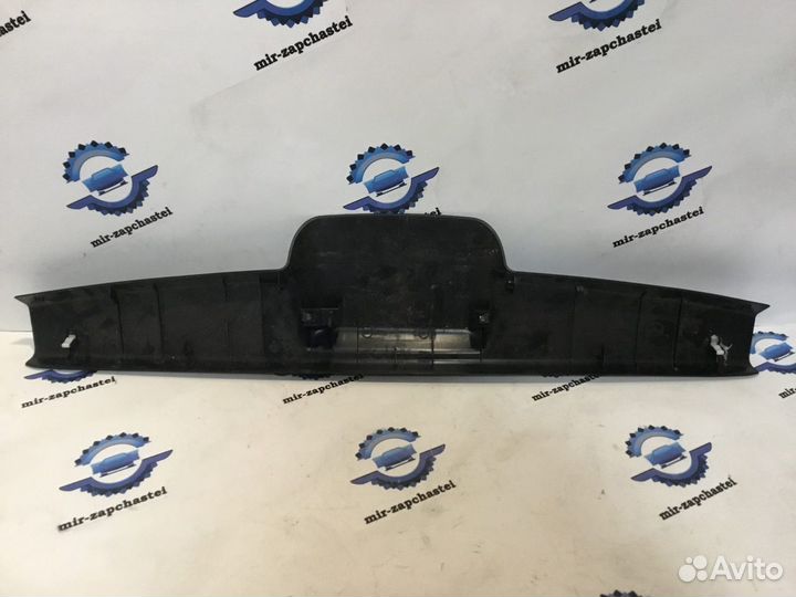 Обшивка крышки двери багажника Mazda 3 BL