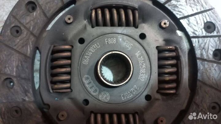 Диск сцепления Skoda Octavia (A4) 1998 06A141031J