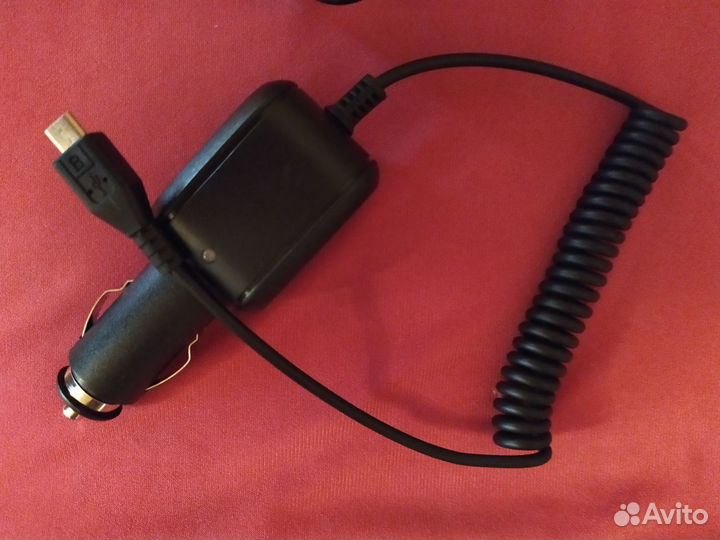 Автомобильное зарядное устройство для телефона