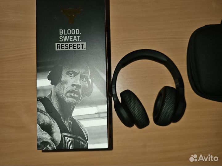 Беспроводные наушники JBL under armour