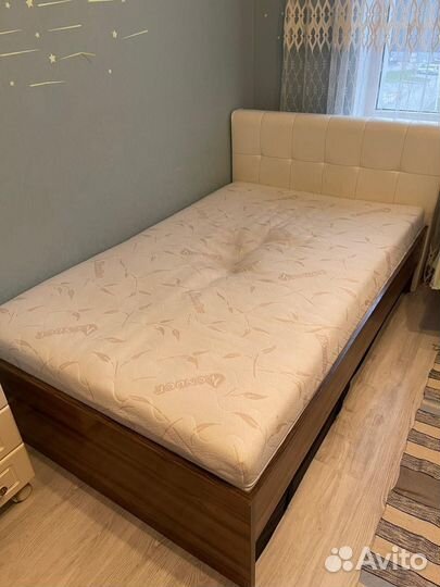 Кровать без матраса бу