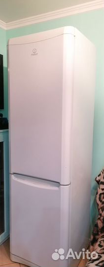 Холодильник бу indesit