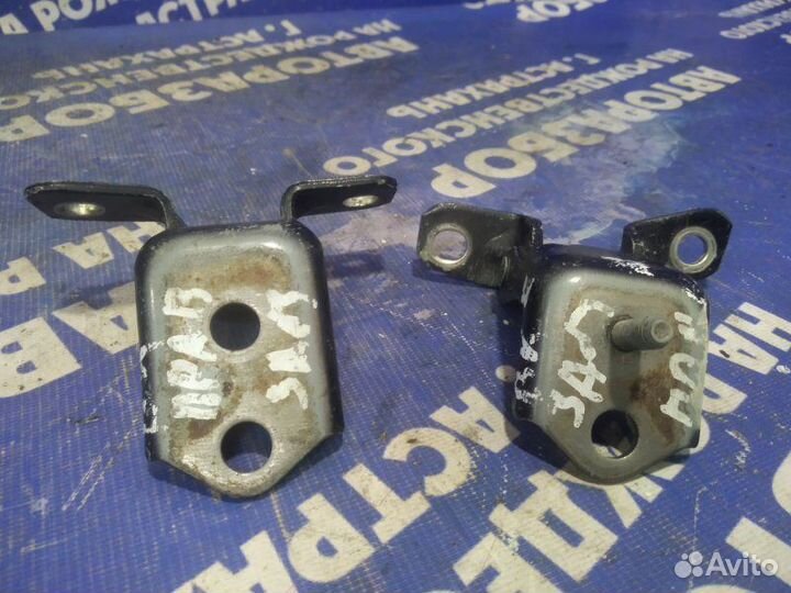 Петля двери Mazda 3 Bk седан 2007