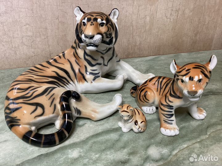 Тигр фарфоровая статуэтка лфз