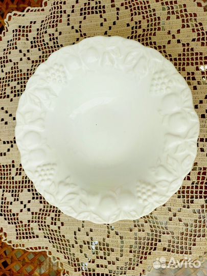 Ваза конфетница на ножке фарфор