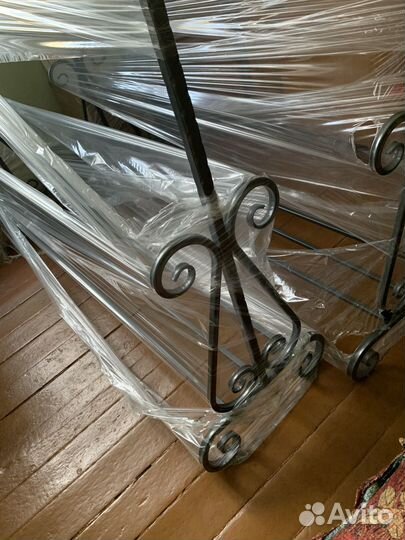 Вешалка для одежды напольная металлическая