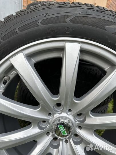 Goodyear UltraGrip Ice 2 215/55 R17 T