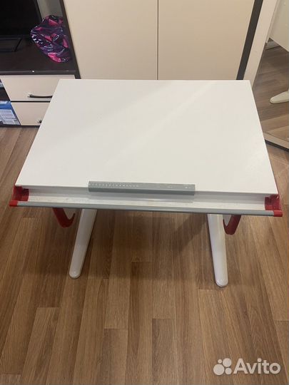 Детский письменный стол