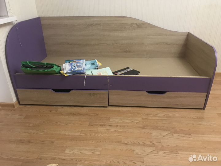 Двухярусная кровать