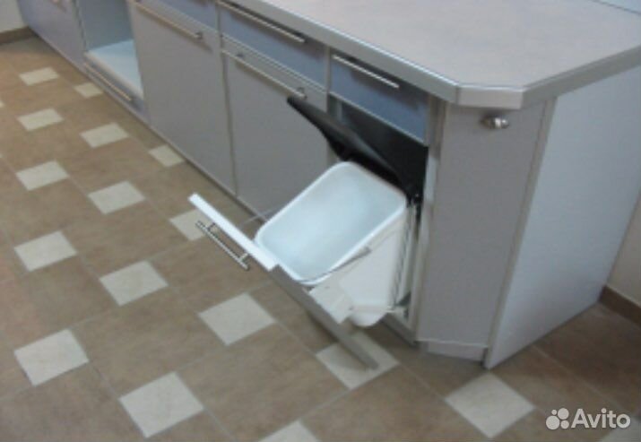 Выдвижное мусорное ведро