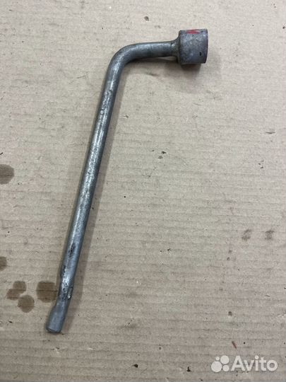 Домкрат с ключом и балонником Ниссан Икстрейл Т30