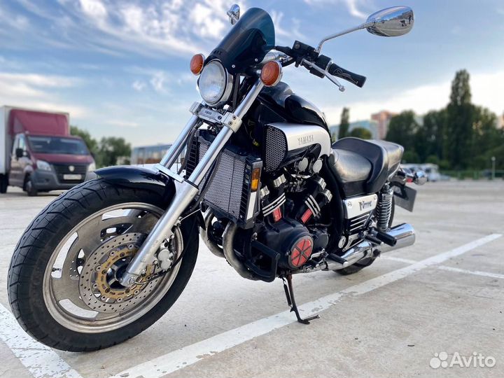 Yamaha V-MAX 1200