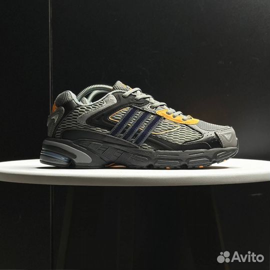 Кроссовки Adidas Response CL