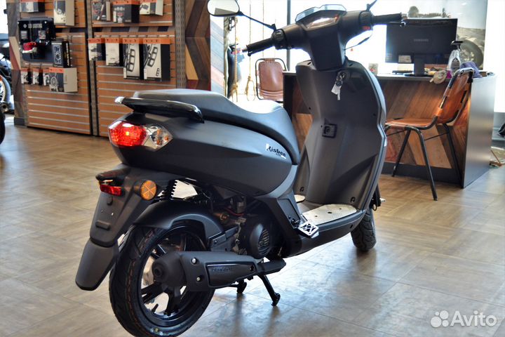 Скутер Peugeot Kisbee 50 Black Edition, 2022