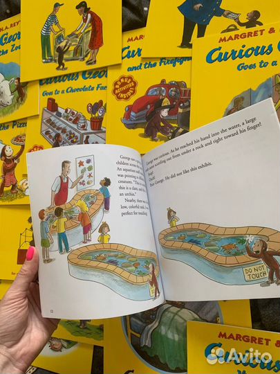 Книги на английском Curious George