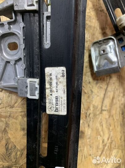 Стеклоподъемник передний правый Mercedes w207