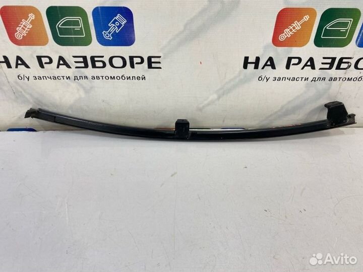 Направляющая стекла двери задняя левая Toyota