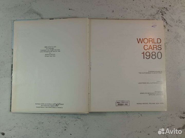 Книга альбом каталог автомобили мира 1980