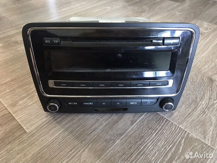 Штатная магнитола на skoda octavia