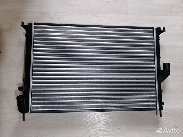 Радиатор основной Ларгус. Логан. Сандеро