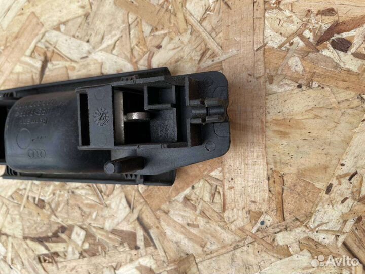 Ручка двери внутренняя левая audi 100c4