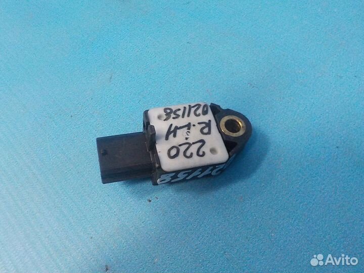 Датчик Air Bag задний левый toyota Avensis (T250) 2003-2008