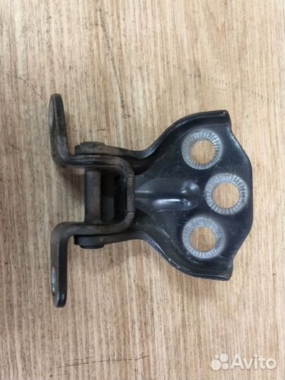 Петля двери передняя правая Ssangyong Kyron