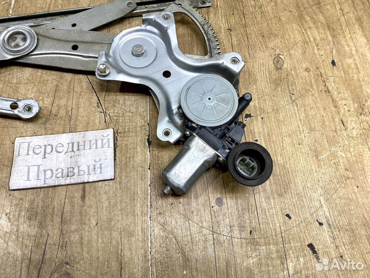 Стеклоподъемник передний Toyota Auris E15