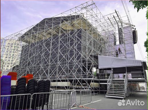 Строительные леса для сцен и подиумов Layher