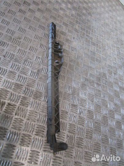 Направляющая стекла двери левая MAN 81626516009