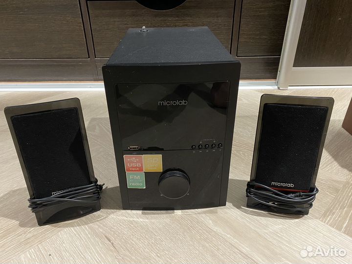 Акустические колонки с сабвуфером Microlab M-700U