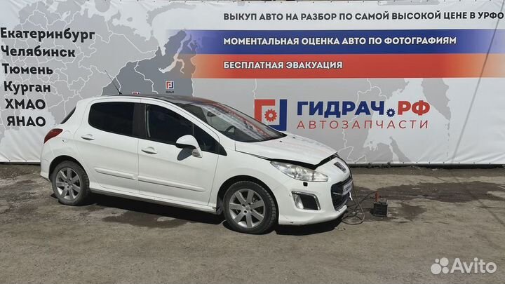 Полка Peugeot 308 (T7)