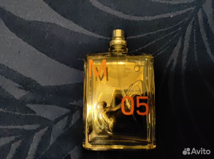 Escentric molecules 05 Молекула 05