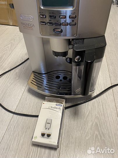 Кофемашина Delonghi Magnifica Automatic Cappuccino
