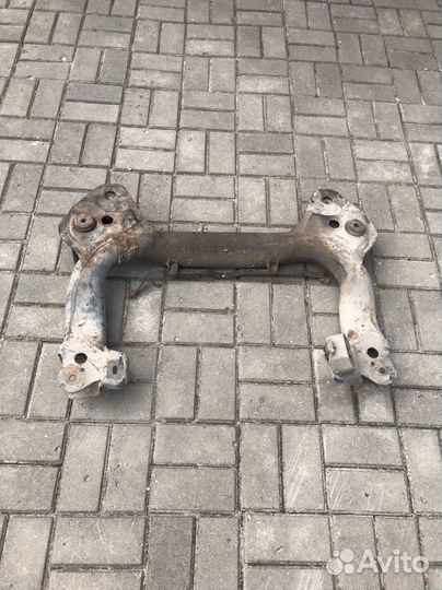 Продаю переднею балку подрамник ауди а6 с 4