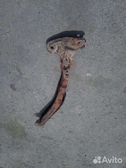 Подрамник передний левый Pontiac Grand AM Понтиак