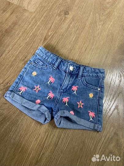 Пакетом детские вещи