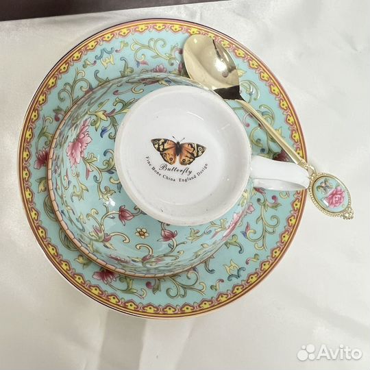 Фарфоровые чашки