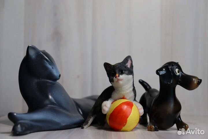 Статуэтка собака, кошка и котенок