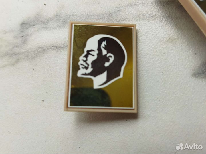 Значки Ленин