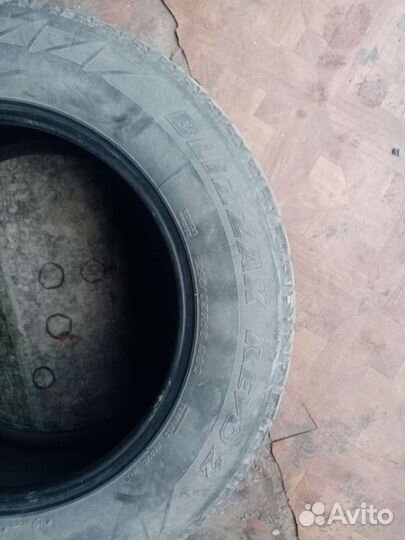Bridgestone Blizzak Revo2 215/65 R16 98