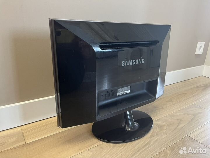 Монитор Samsung p2250