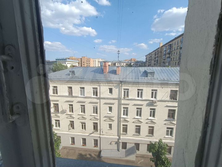 Комната 12 м² в 6-к., 5/5 эт.