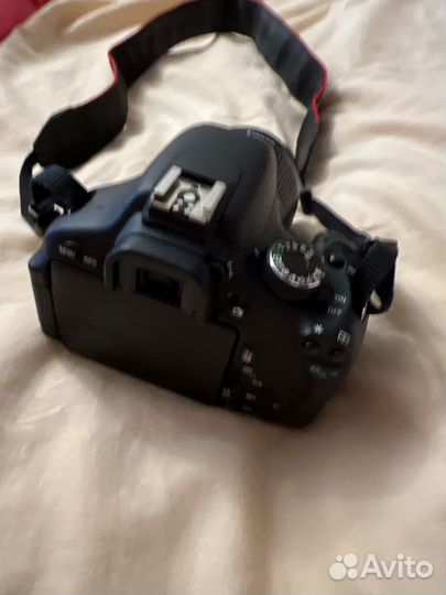 Зеркальный фотоаппарат canon EOS 600D