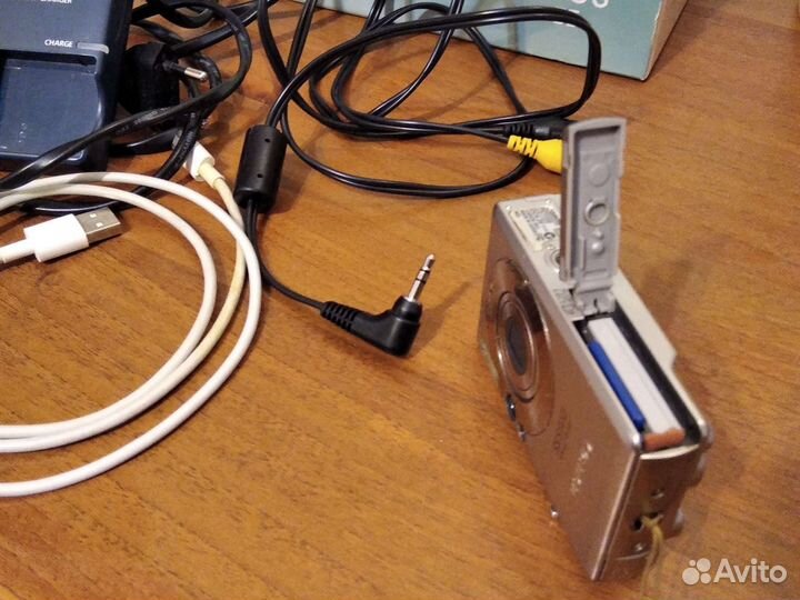 Компактный фотоаппарат canon ixus