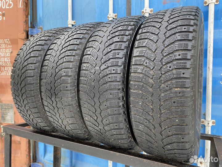 Bridgestone Blizzak Spike-01 245/65 R17